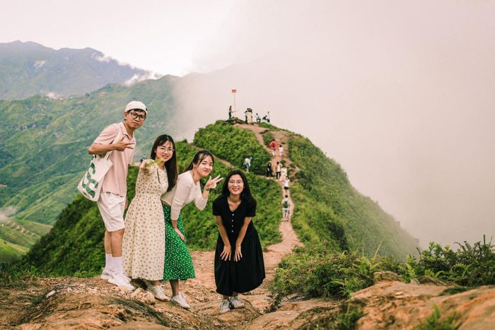 Trải nghiệm Review Tà Xùa 3 ngày 2 đêm cùng Lê Huỳnh, thoát khỏi thành phố ồn ào để khám phá vùng quê yên bình.