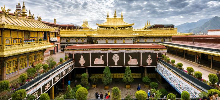Khám phá thánh địa Lhasa linh thiêng trong chuyến du lịch Tây Tạng