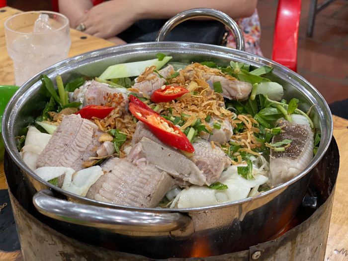 Lẩu cá đuối Vũng Tàu có gì mà khiến ai ăn cũng bị lôi cuốn?