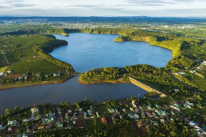 Top 10 điểm du lịch Pleiku đầy ấn tượng với vẻ đẹp hoang sơ của đại ngàn