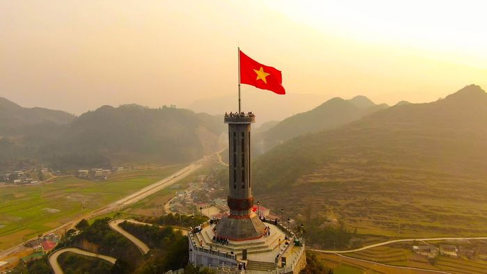 Lưng cờ ở Lũng Cú - Dấu ấn thánh thiêng tại miền đầu non tổ quốc 4