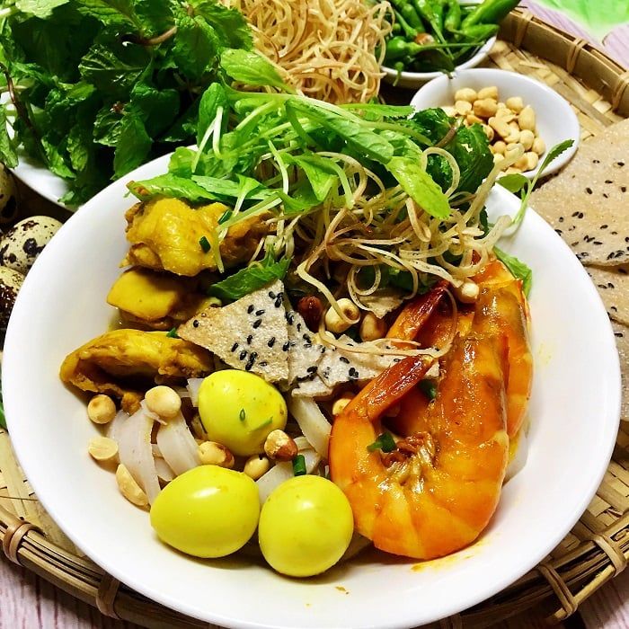 mì quảng Nha Trang