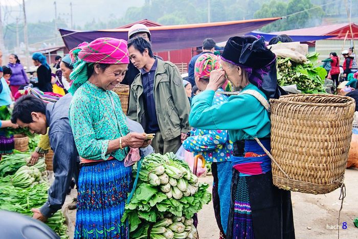 Chợ phiên Đồng Văn Hà Giang - Đa dạng và phong phú