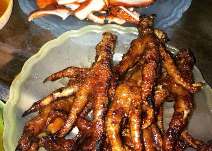 Chân gà nướng Hà Nội