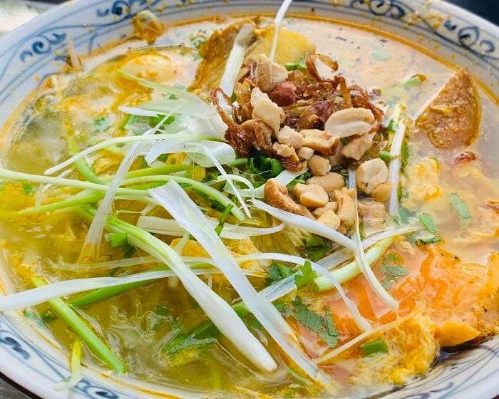 Món mì Quảng Nha Trang