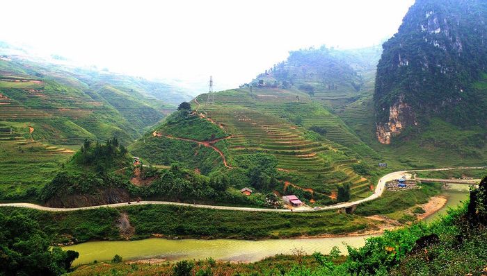Tuyệt phẩm tranh vẽ tại vùng biên Bát Đại Sơn - Quản Bạ 2