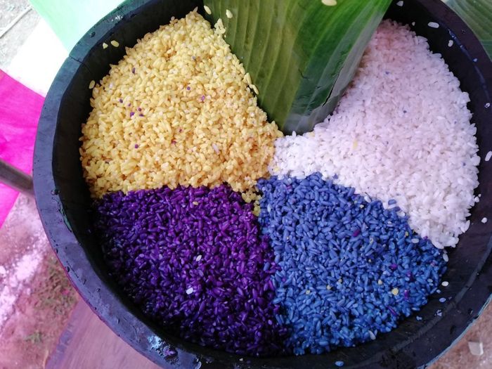 Tan chảy trước hương vị thơm ngon, đậm đà của xôi ngũ sắc Hà Giang 2