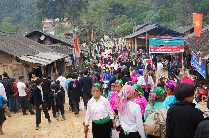 Khám phá vẻ đẹp hoang sơ của Mê Cung Đá Hà Giang
