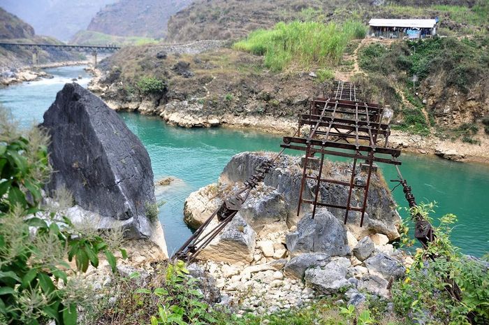 Khám phá vẻ đẹp lịch sử của sông Nho Quế, mê hoặc qua mỗi khoảnh khắc.