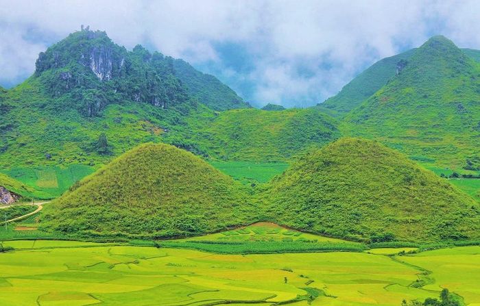 Tính toán chi phí cho chuyến đi tự túc Hà Giang 4 ngày 3 đêm từ Hà Nội một cách cẩn thận.