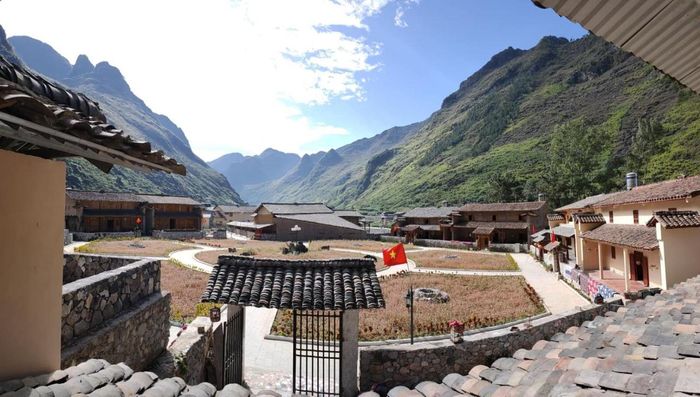 Cùng trải nghiệm kinh nghiệm chinh phục đèo Mã Pí Lèng B với hội yêu phượt.