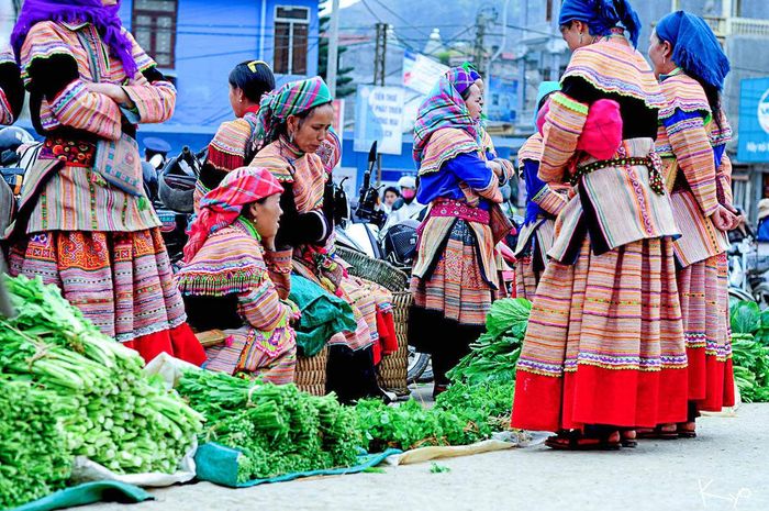 Chợ phiên Đồng Văn Hà Giang - Sự đa dạng và phong phú