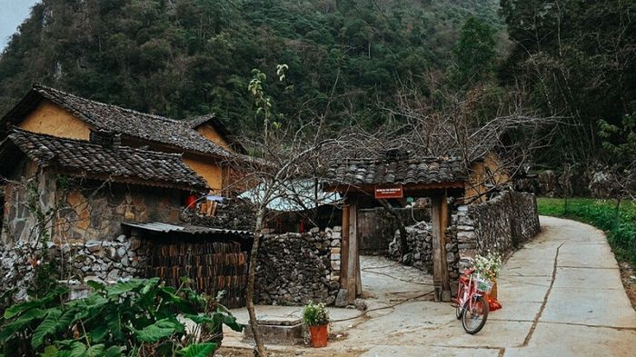 Hãy đến thăm Ngôi nhà của Pao - Nơi yên bình giữa vùng cao nguyên đá