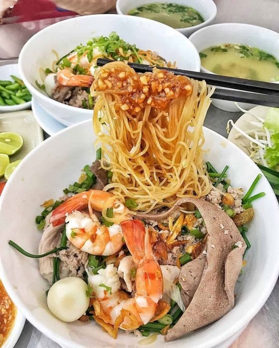 Ăn tối tại Sài Gòn