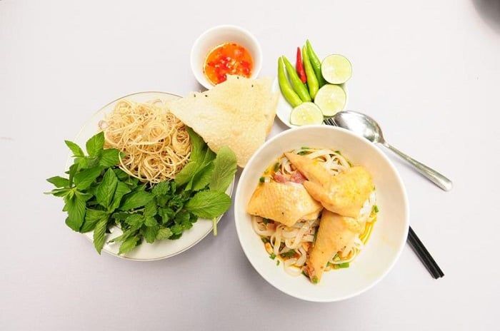 mì quảng Nha Trang