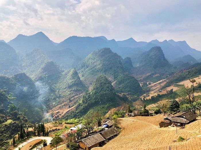 Thung lũng Sủng Là Hà Giang: Đóa hoa rực rỡ giữa cao nguyên đá