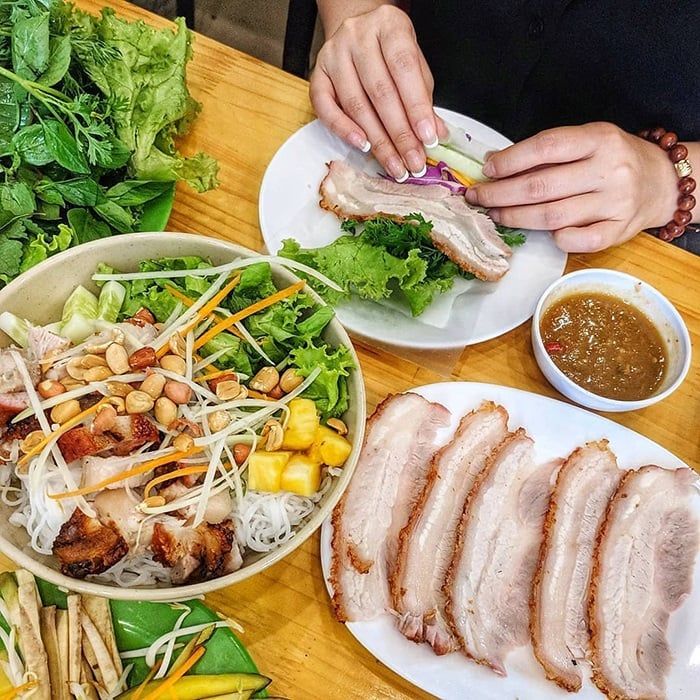 Bánh tráng cuốn thịt heo - một biểu tượng ẩm thực không thể thiếu khi đến với Quảng Nam.