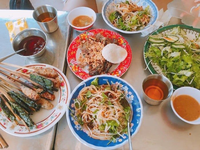 bún thịt nướng