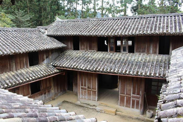 Dinh thự Vua Mèo (hay còn được gọi là Dinh thự của gia đình Vương) - Một điểm đến bí ẩn và độc đáo