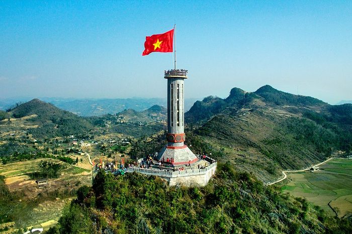 Lưng cờ ở Lũng Cú - Dấu ấn thánh thiêng tại miền đầu non tổ quốc 2