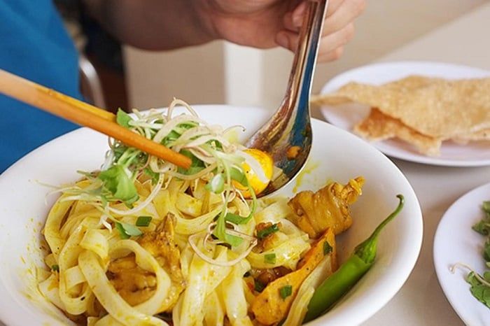 mì quảng Nha Trang