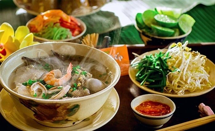 Ăn tối tại Sài Gòn