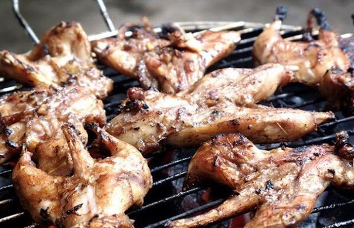 Khi đến Hà Giang, đừng quên thưởng thức đặc sản thịt chuột La Chí đã khiến nhiều người phải bật khóc.