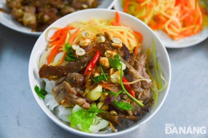 bún thịt nướng