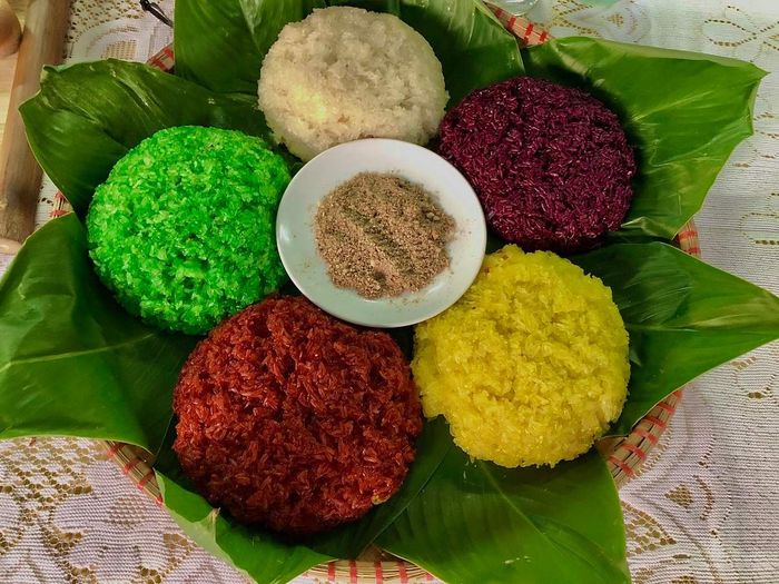 Tan chảy trước hương vị thơm ngon, đậm đà của xôi ngũ sắc Hà Giang 5
