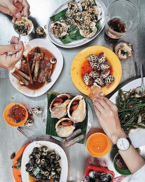 Ăn tối tại Sài Gòn