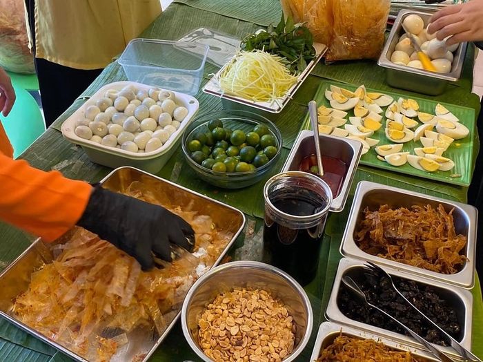 Bánh tráng trộn Nha Trang