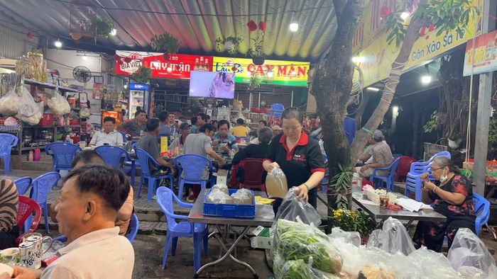 Khám phá hương vị đặc trưng của lẩu bò Nha Trang