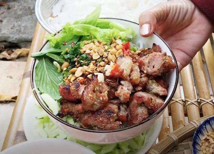 bún thịt nướng