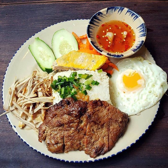 Ăn tối tại Sài Gòn