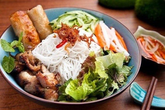bún thịt nướng