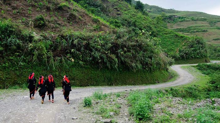 Hướng dẫn vượt qua con đường đèo hiểm trở nhất ở Hà Giang 7