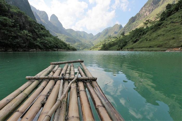 Sông Nho Quế - Khám phá vẻ đẹp lôi cuốn qua thời gian.