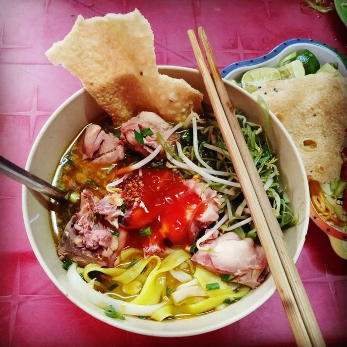 mì quảng Nha Trang