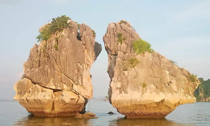 Hòn Trống Mái và câu chuyện bí ẩn đằng sau danh lam này 3