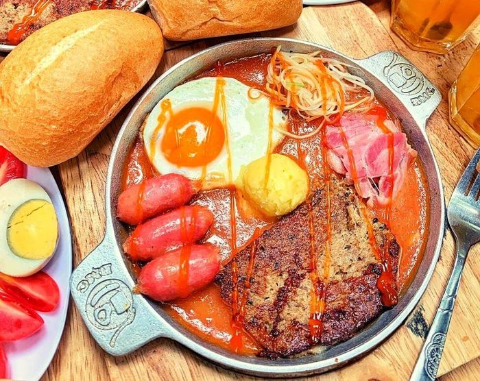 Bánh mì chảo Hà Nội - Một món ngon đặc trưng của thủ đô