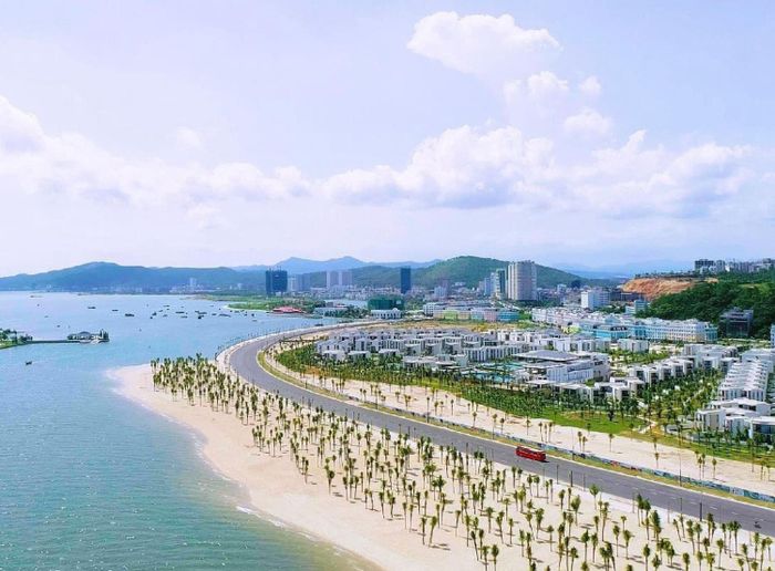 Lịch trình khám phá Hạ Long 2N1Đ rất thú vị đối với những người đam mê khám phá.