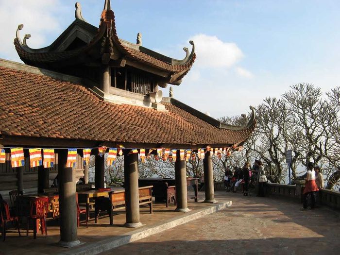 Chùa Yên Tử - Rời xa thành phố đông đúc, chúng ta hành hương về nơi yên bình