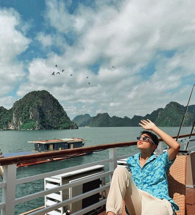 Chia sẻ ngay kinh nghiệm thuê du thuyền ở Hạ Long chi tiết luôn nhé! 4