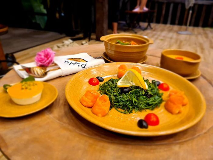 Nhận xét resort 5 sao tại Hà Giang cùng ca sĩ Quang Vinh và Yến Trang 9.