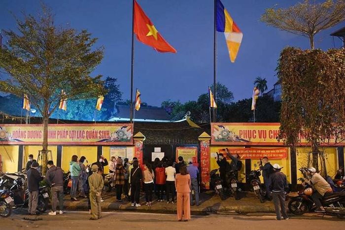 Thưởng ngoạn Chùa Phúc Khánh, điểm cầu an giữa trung tâm thủ đô 4