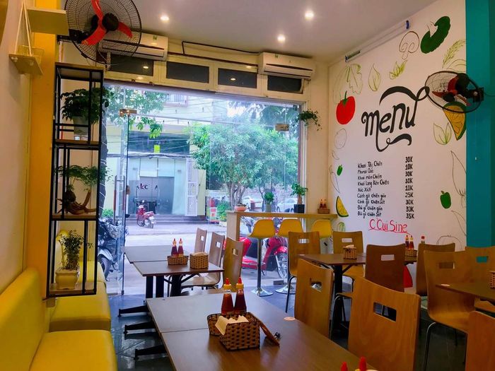 ```Thưởng thức đồ ăn tại C Cuisine Pizza & Burger và quên hết con đường về.```