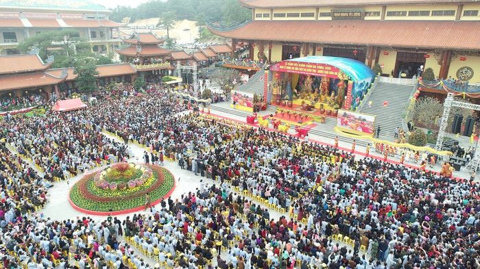 Nếu bạn cần kinh nghiệm thú vị khi tham gia lễ hội Hạ Long, hãy đến với Mytour.vn 10