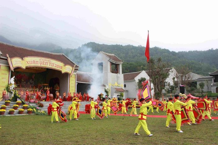 Nếu bạn muốn có kinh nghiệm thú vị khi tham gia lễ hội Hạ Long, hãy đến với Mytour.vn 5