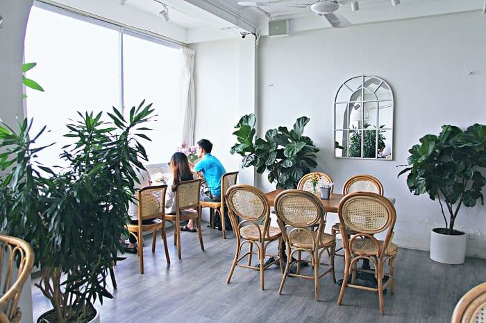 Quán cafe được trang trí đẹp mắt vào mùa Noel ở Hà Nội