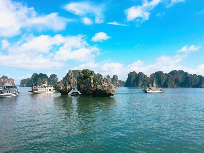Hòn Trống Mái và câu chuyện ẩn khuất đằng sau danh lam này 6